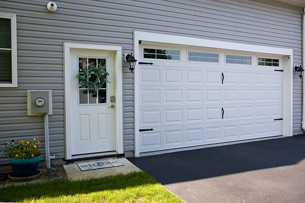 24/7 Emergency Garage Door Panel Replacement experts in Franklin County County, VT